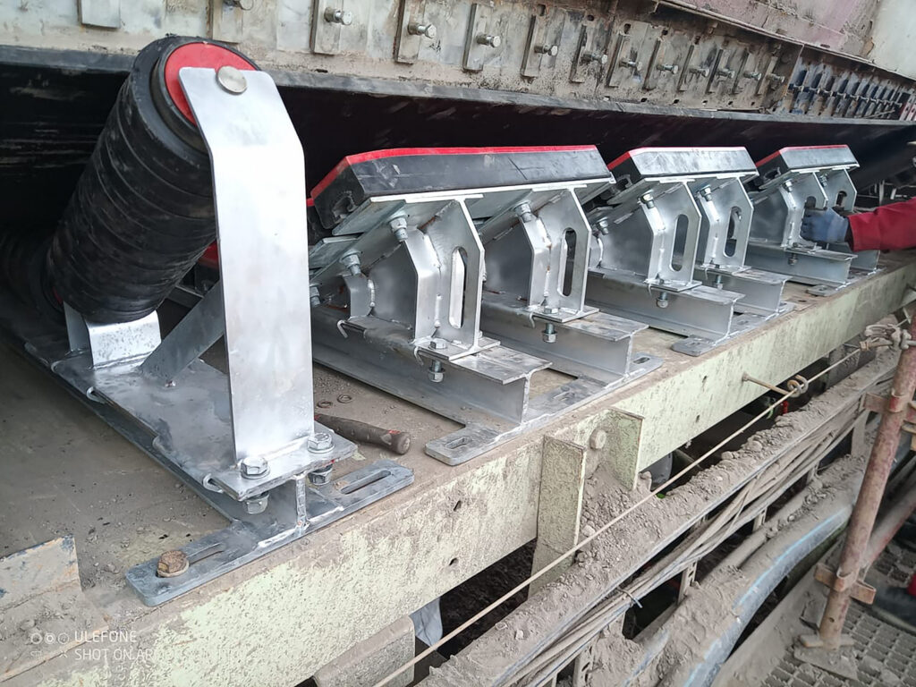 Proper load support protects the belt under demanding operating conditions by minimising impact, reducing wear and extending the service life of critical conveyor components.